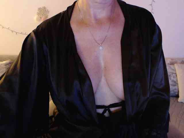 goodSnowQueen webcam
