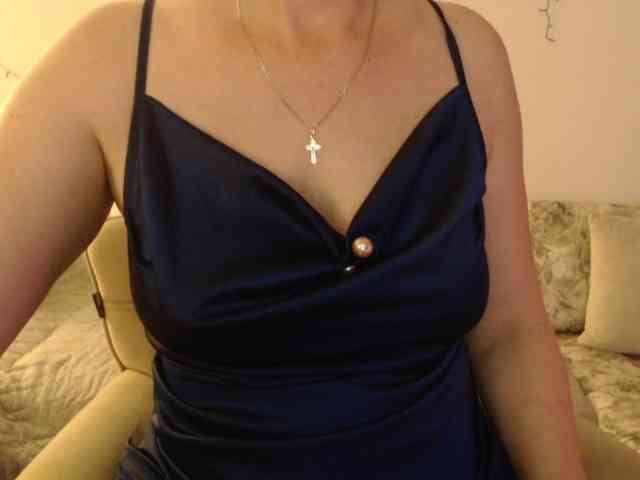 goodSnowQueen webcam