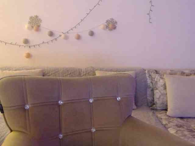 goodSnowQueen Live Webcam on BongaCams