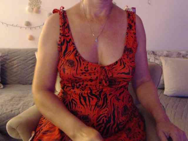 goodSnowQueen webcam