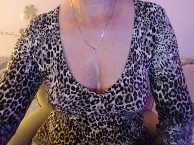 goodSnowQueen webcam