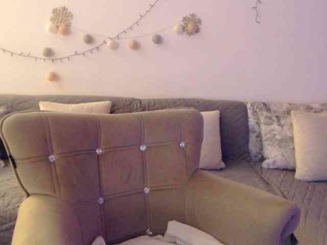 goodSnowQueen webcam