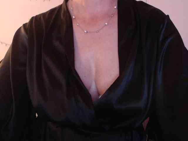 goodSnowQueen webcam