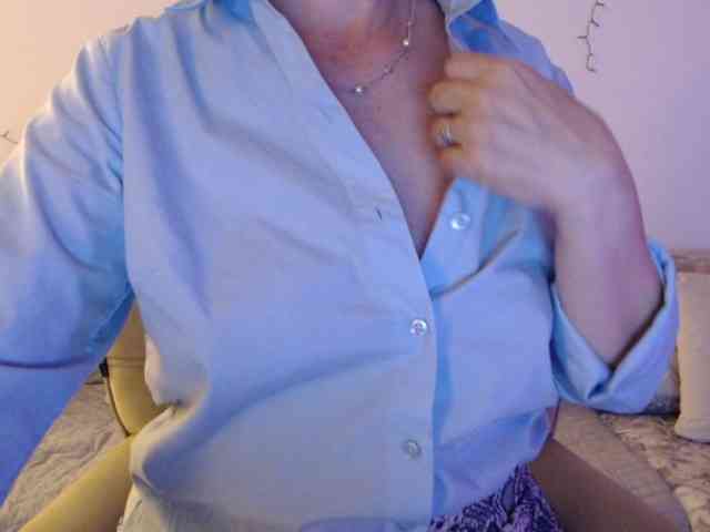 goodSnowQueen webcam