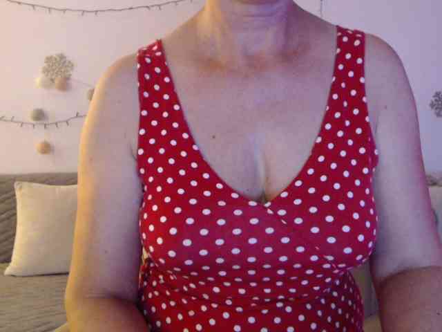 goodSnowQueen webcam