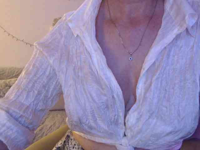 goodSnowQueen webcam