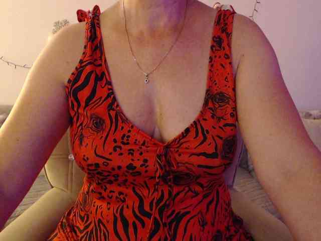 goodSnowQueen webcam
