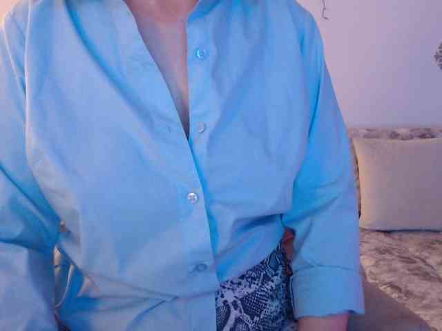 goodSnowQueen webcam
