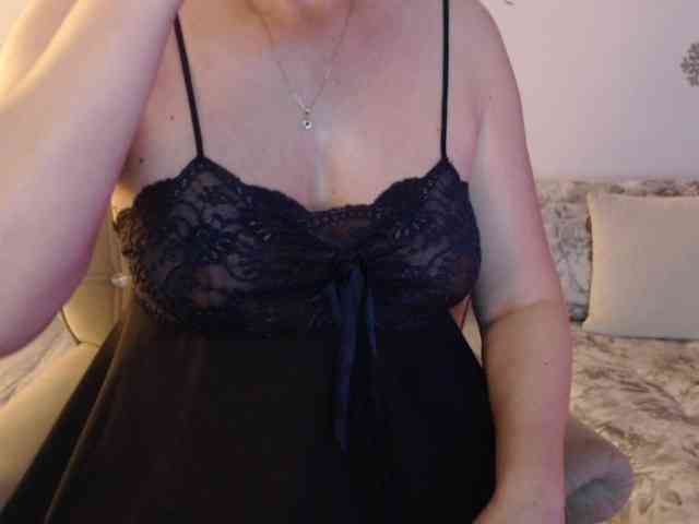goodSnowQueen webcam