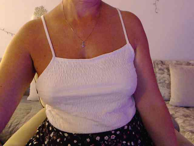 goodSnowQueen webcam