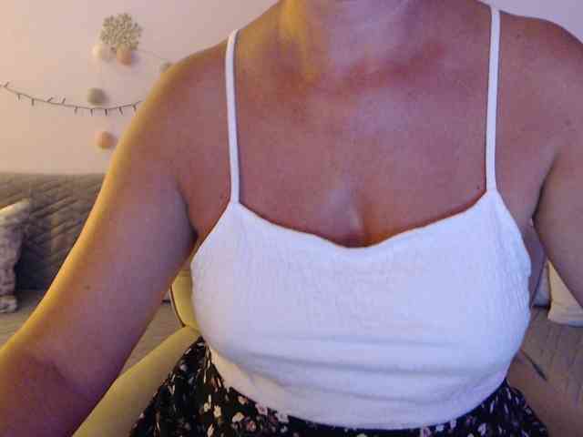goodSnowQueen webcam