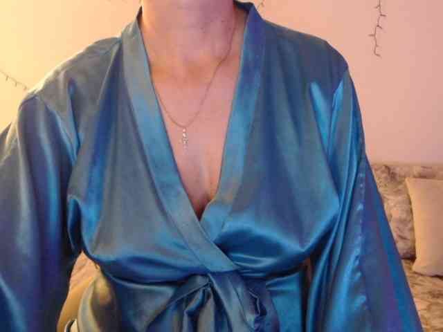 goodSnowQueen webcam