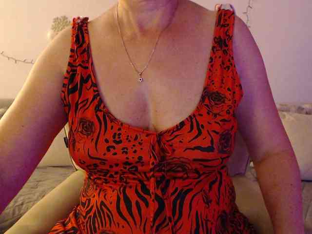 goodSnowQueen webcam