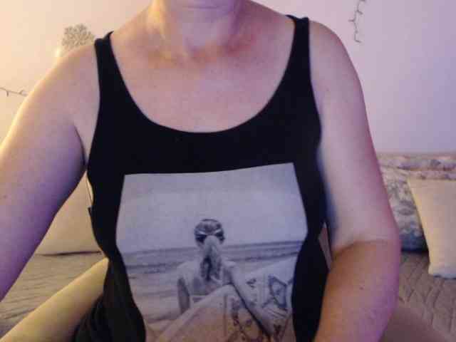 goodSnowQueen webcam