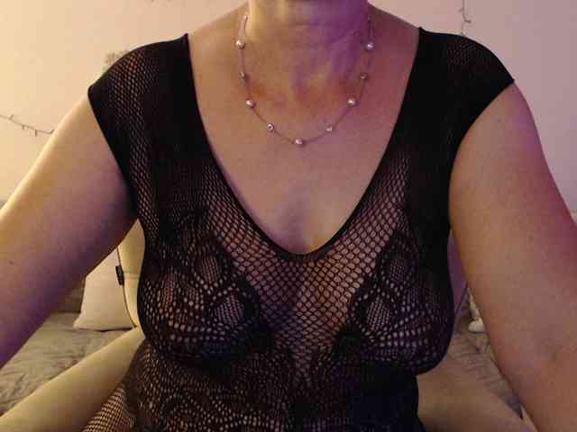 goodSnowQueen webcam