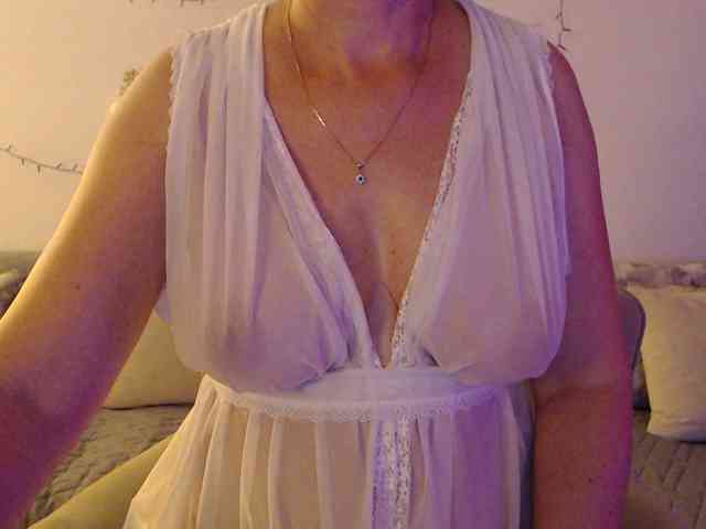 goodSnowQueen webcam