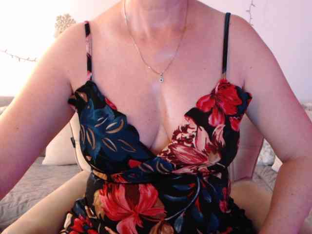 goodSnowQueen webcam