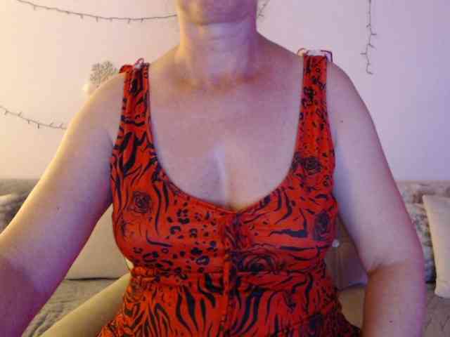 goodSnowQueen webcam