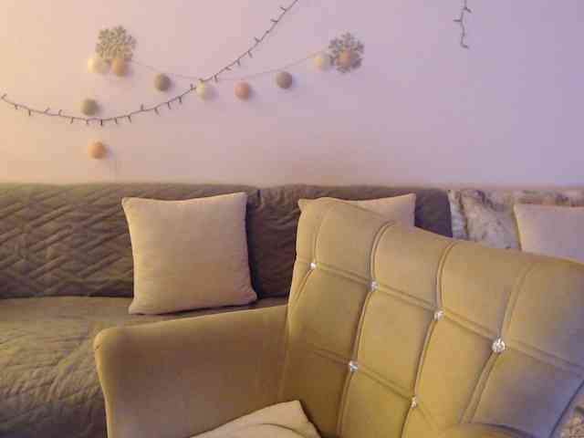 goodSnowQueen webcam