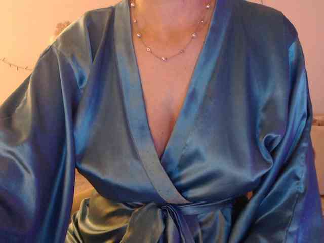 goodSnowQueen webcam