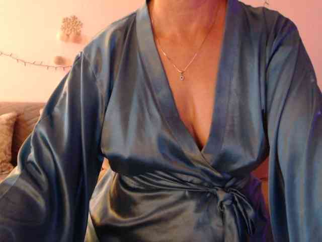 goodSnowQueen webcam