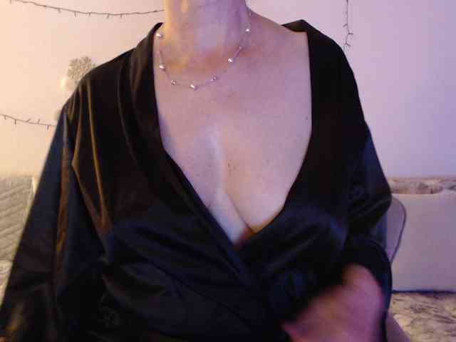 goodSnowQueen webcam