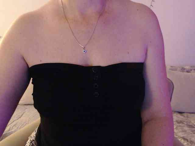 goodSnowQueen webcam