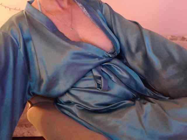 goodSnowQueen webcam