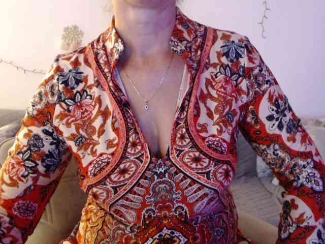 goodSnowQueen webcam