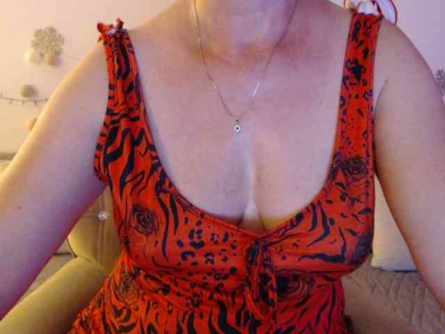 goodSnowQueen webcam