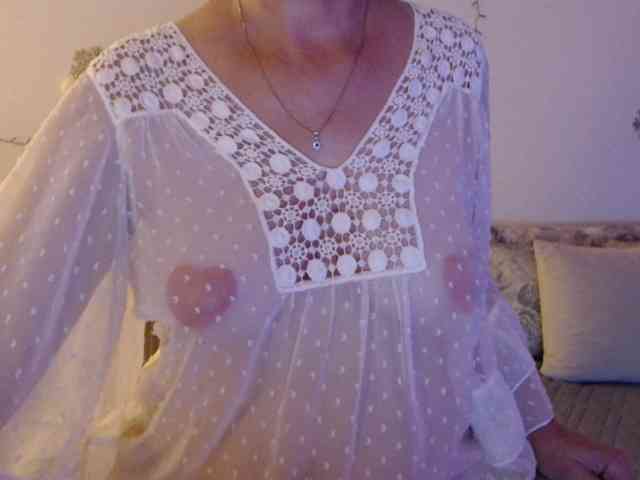 goodSnowQueen webcam