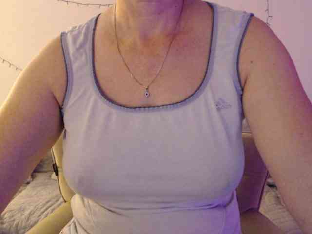 goodSnowQueen webcam