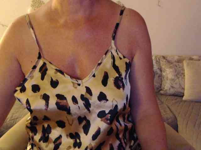 goodSnowQueen webcam