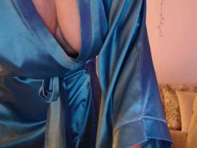 goodSnowQueen webcam