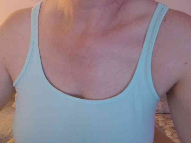 goodSnowQueen webcam