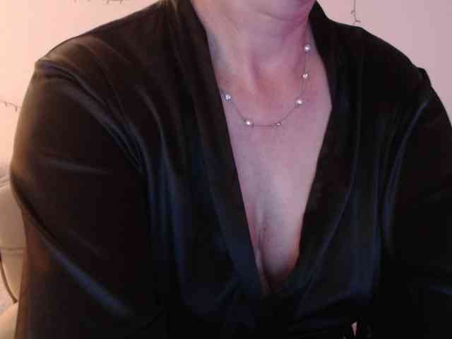 goodSnowQueen webcam