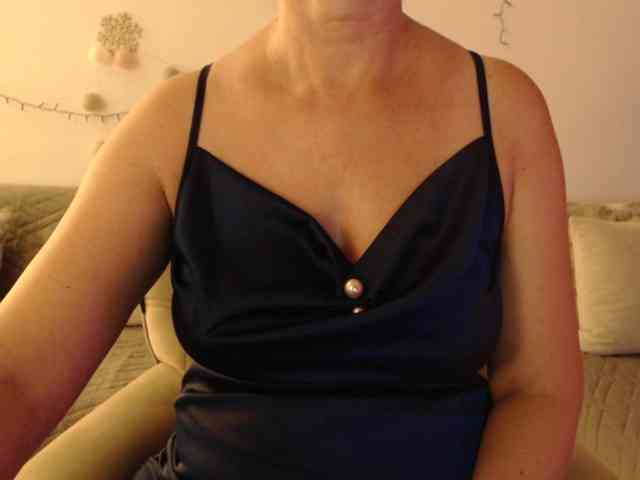 goodSnowQueen webcam