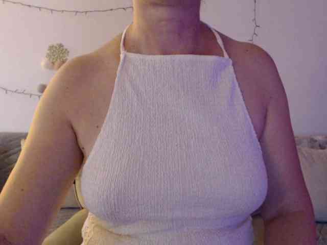 goodSnowQueen webcam