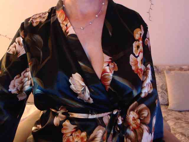 goodSnowQueen webcam