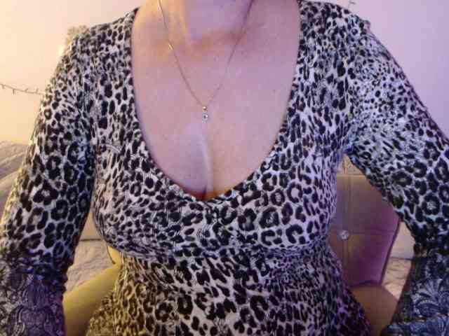goodSnowQueen webcam
