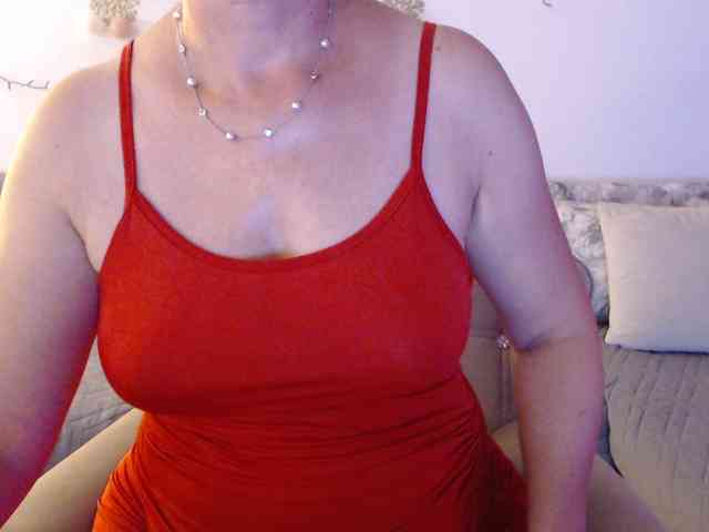 goodSnowQueen webcam