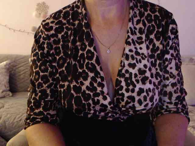 goodSnowQueen webcam