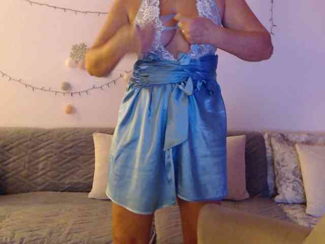 goodSnowQueen webcam