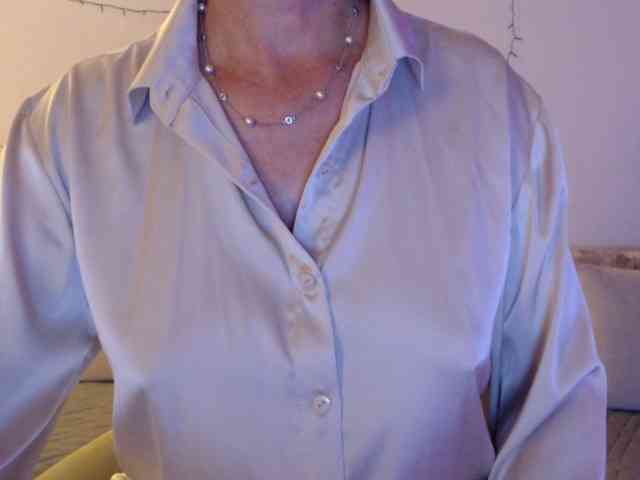 goodSnowQueen webcam