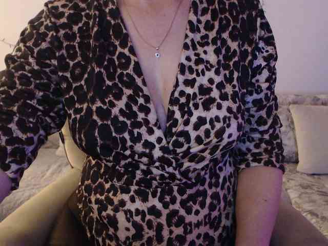 goodSnowQueen webcam