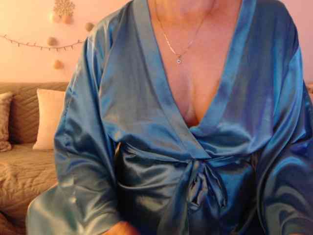goodSnowQueen webcam