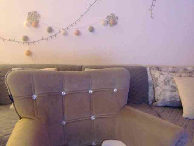 goodSnowQueen webcam