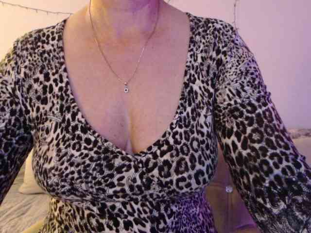 goodSnowQueen webcam
