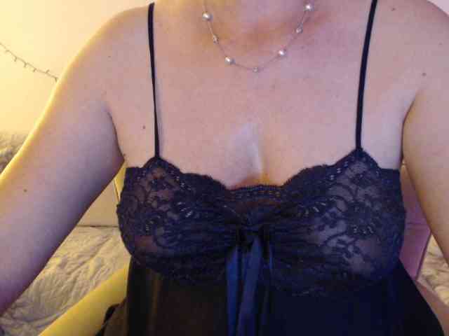 goodSnowQueen webcam