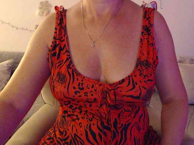 goodSnowQueen webcam
